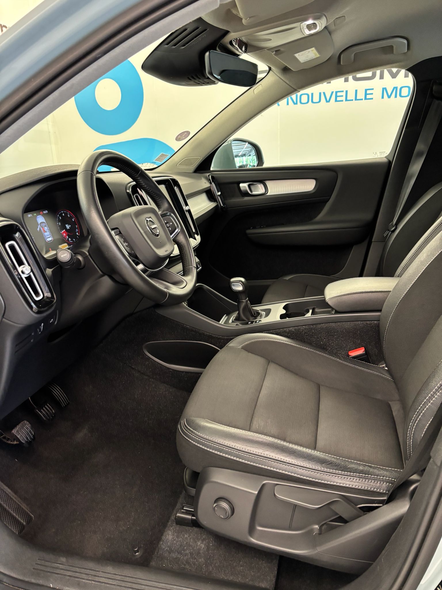 XC40 T3 156 MOMENTUM