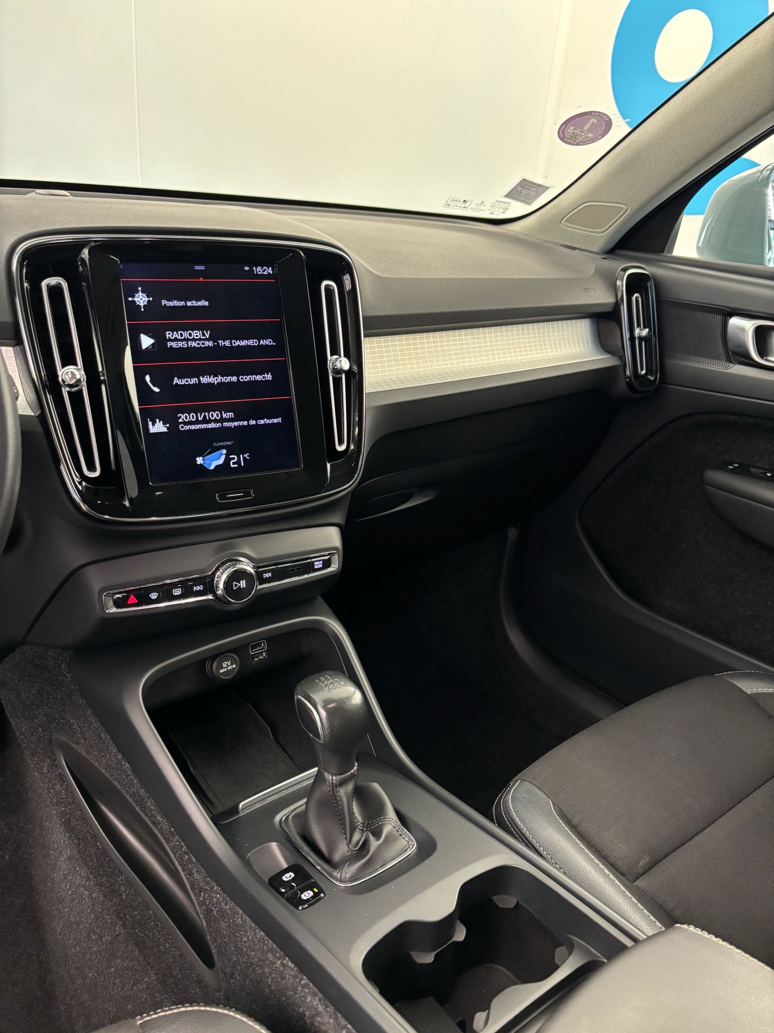 XC40 T3 156 MOMENTUM
