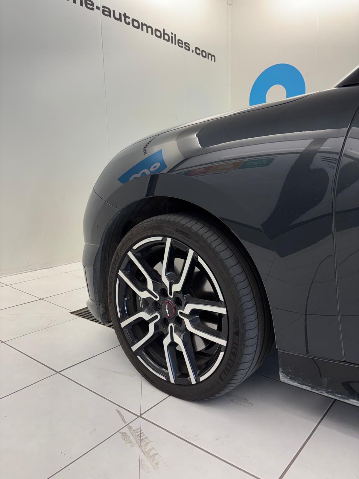 MINI COOPER SE JCW